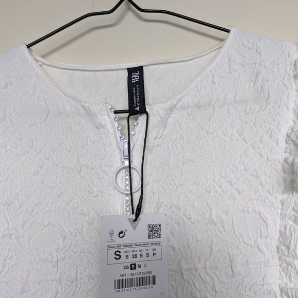 Zara Ruffle Shoulder Cropped Length Blouse - Picture 3 of 6